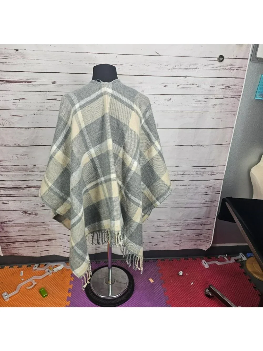 Abercrombie & Fitch Gray & Cream Plaid Fringe Wrap Shawl Scarf